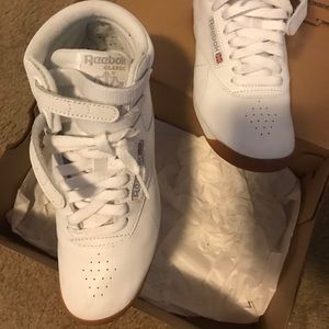 Reebok Classic high top sneakers women’s size 6
